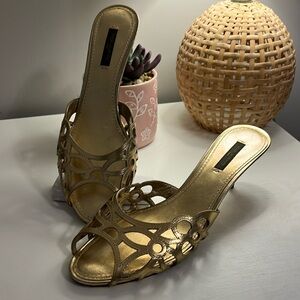 Louis Vuitton peep toe gold leather kitten heel size 38